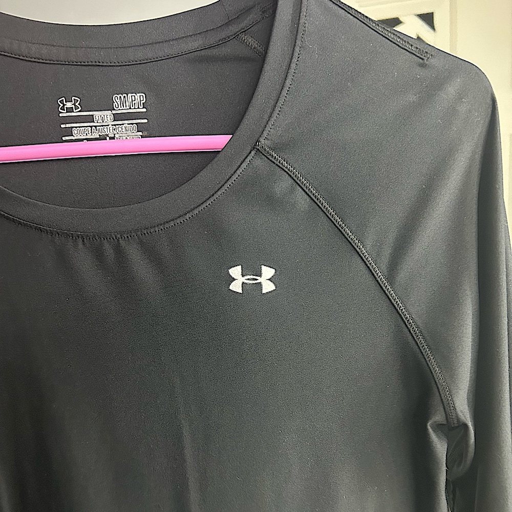 Fitted Under Armor long sleeve.